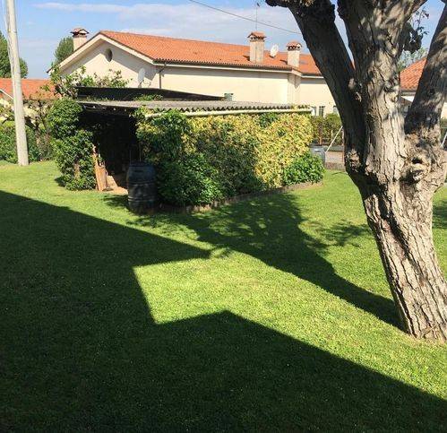 casa indipendente in vendita a Baone in zona Rivadolmo