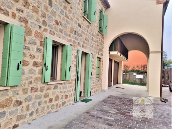 casa indipendente in vendita a Baone in zona Rivadolmo