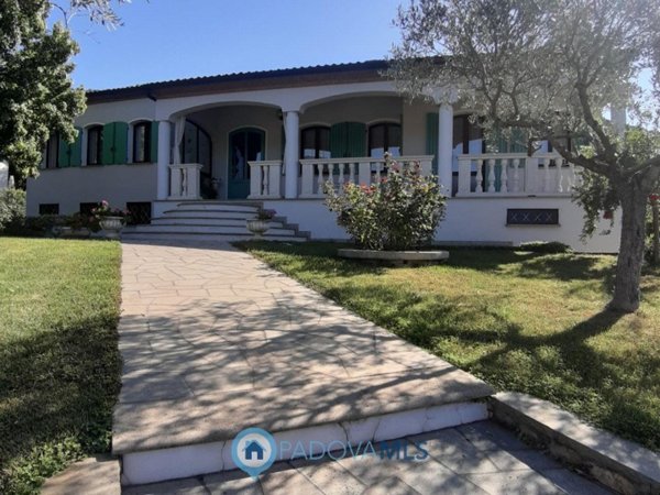 casa indipendente in vendita a Baone