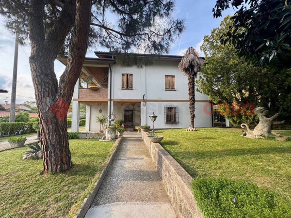 casa indipendente in vendita a Baone in zona Rivadolmo