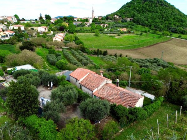 casa indipendente in vendita a Baone in zona Calaone