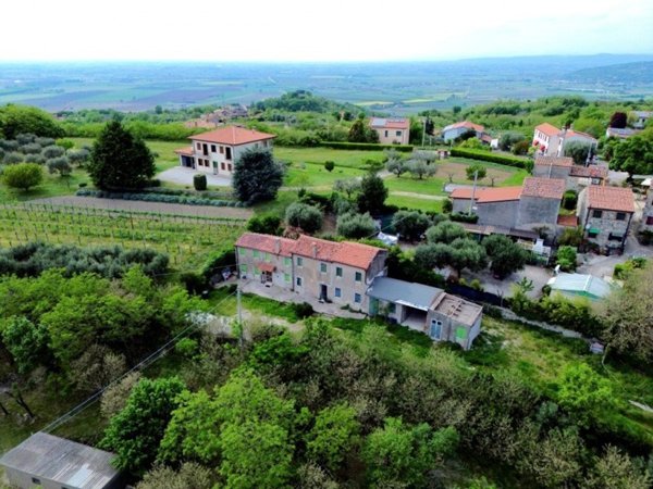 casa indipendente in vendita a Baone in zona Calaone