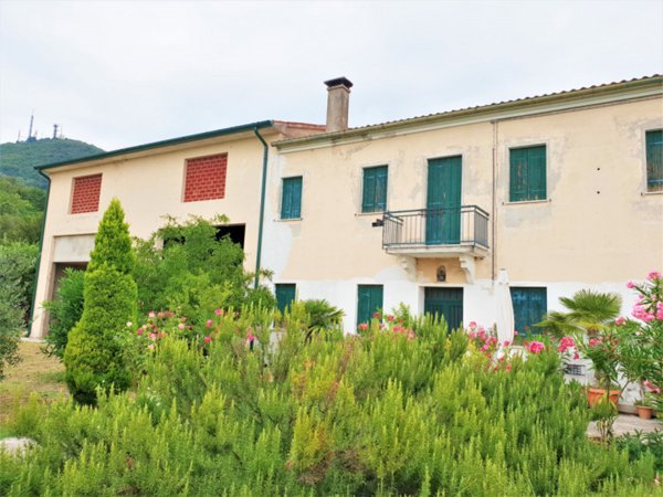 casa indipendente in vendita a Baone