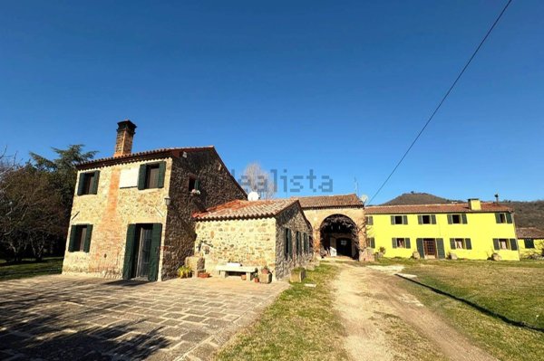 casale in vendita a Baone in zona Rivadolmo