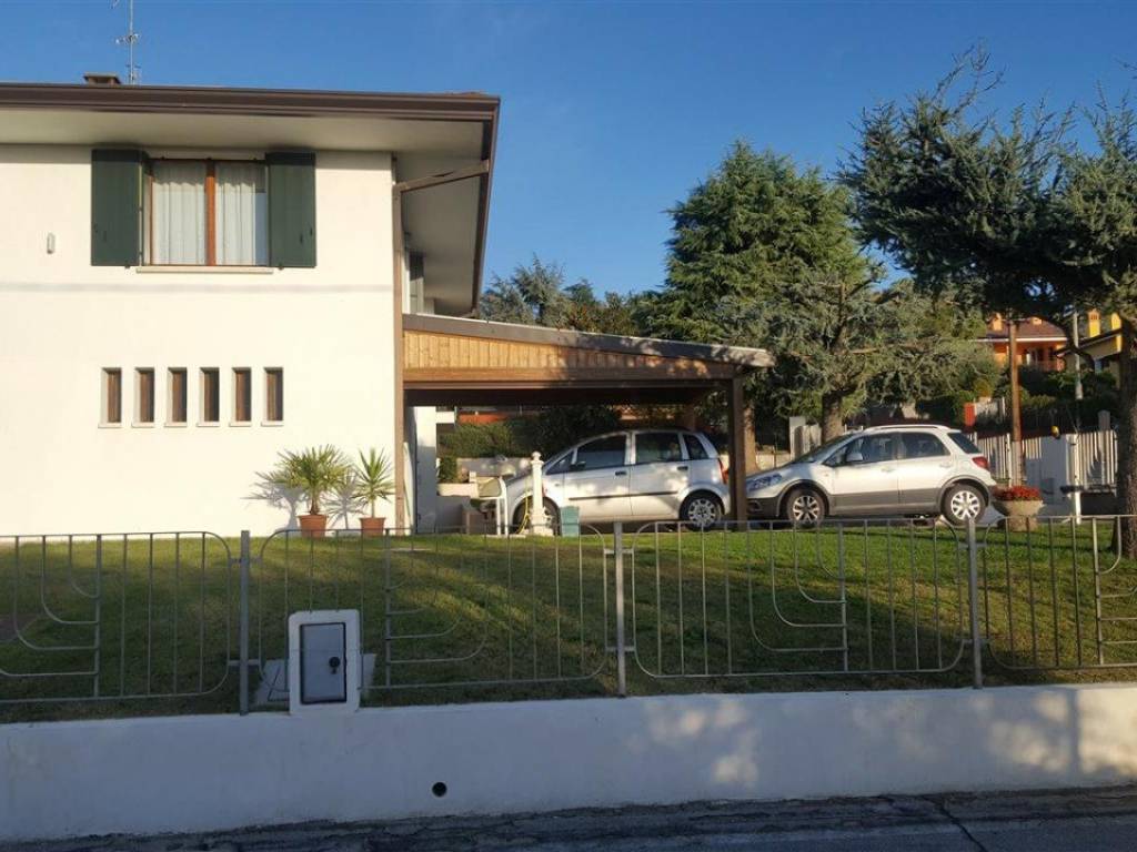 casa indipendente in vendita a Baone in zona Rivadolmo
