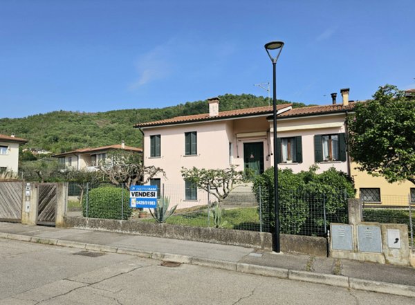 casa indipendente in vendita a Baone