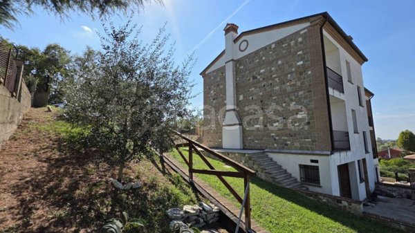 casa indipendente in vendita a Baone in zona Rivadolmo