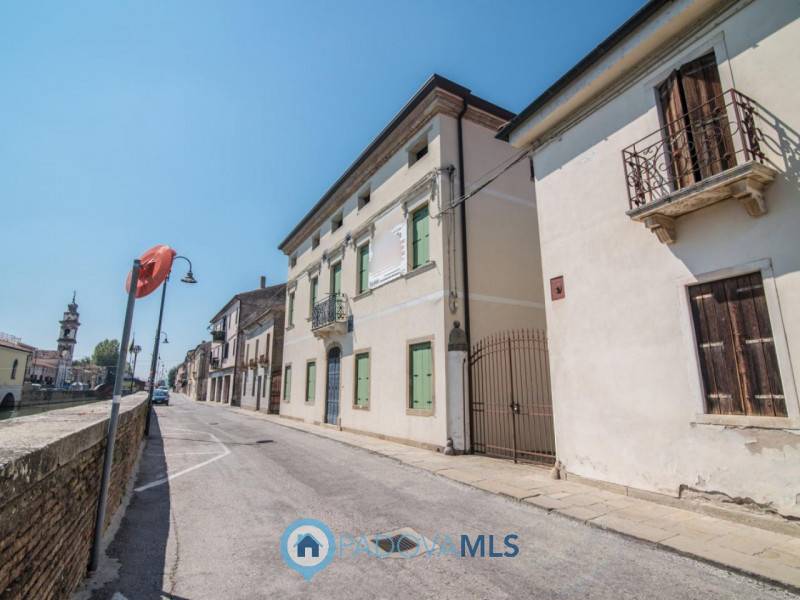 intera palazzina in vendita a Battaglia Terme