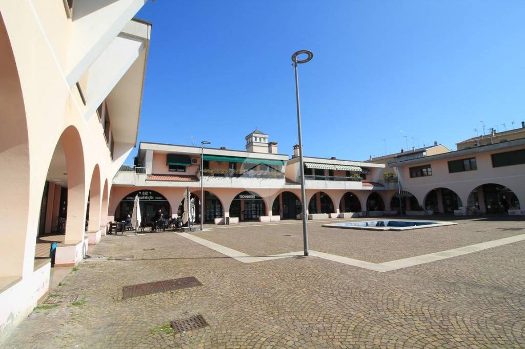 negozio in vendita a Battaglia Terme