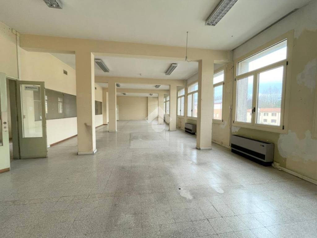 ufficio in vendita a Battaglia Terme