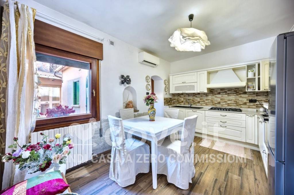 casa indipendente in vendita a Battaglia Terme