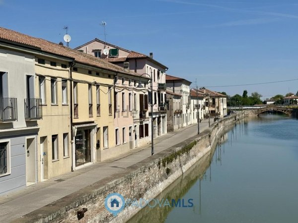 casa indipendente in vendita a Battaglia Terme