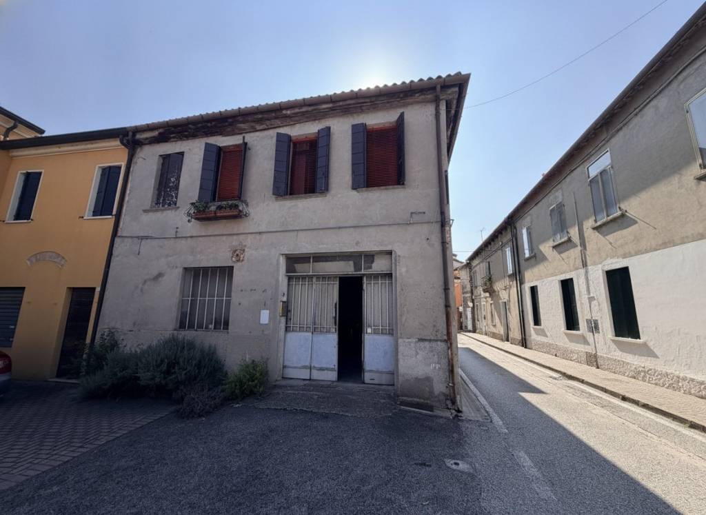 casa indipendente in vendita a Battaglia Terme