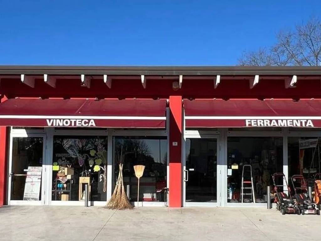 negozio in vendita a Boara Pisani