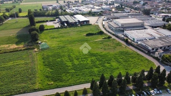 terreno edificabile in vendita a Boara Pisani
