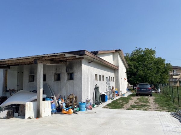 casa indipendente in vendita a Bovolenta in zona Fossaragna