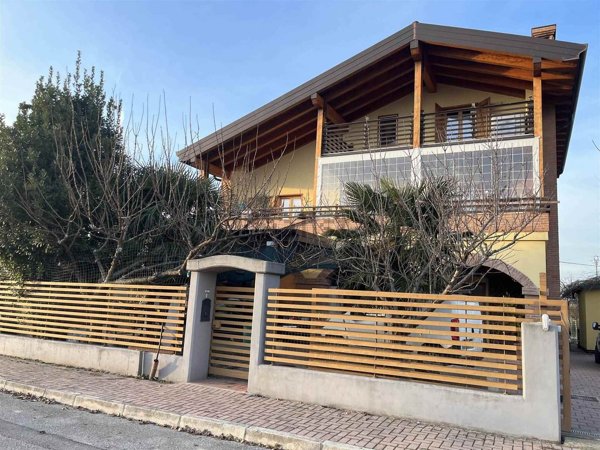 casa indipendente in vendita a Bovolenta in zona Fossaragna