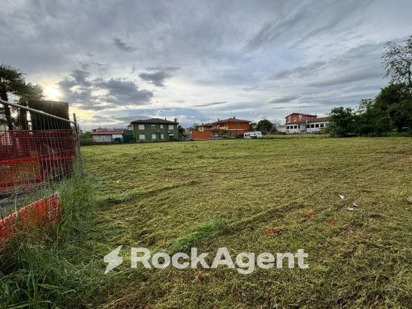 terreno edificabile in vendita a Brugine in zona Campagnola