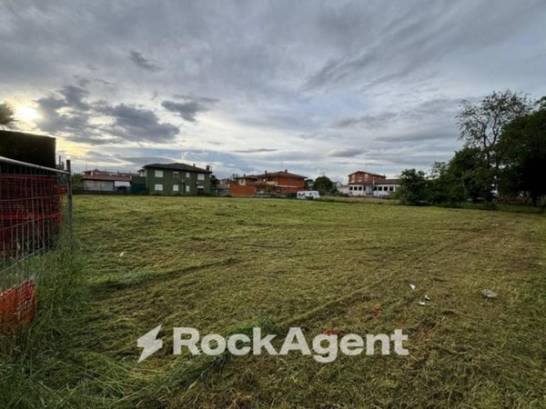 terreno edificabile in vendita a Brugine in zona Campagnola