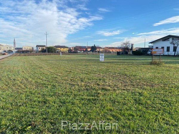 terreno edificabile in vendita a Brugine in zona Campagnola