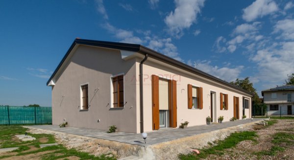 casa indipendente in vendita a Brugine in zona Campagnola