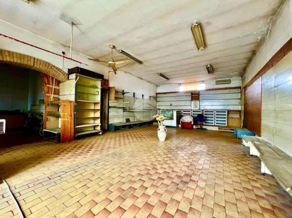 negozio in vendita a Brugine in zona Campagnola