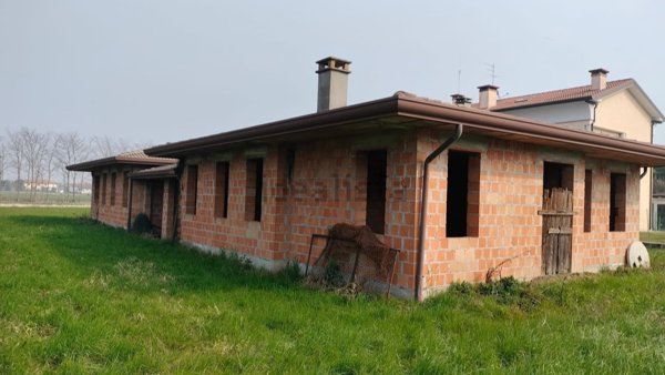 casa indipendente in vendita a Brugine in zona Campagnola