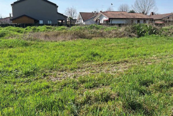terreno edificabile in vendita a Brugine