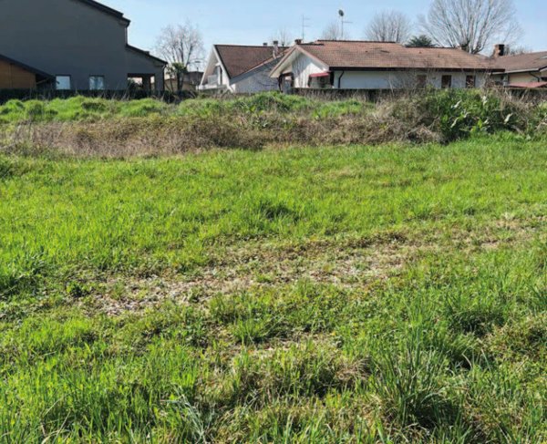 terreno edificabile in vendita a Brugine