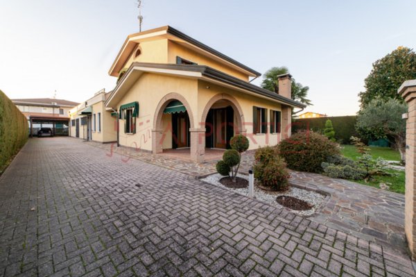 casa indipendente in vendita a Brugine in zona Campagnola