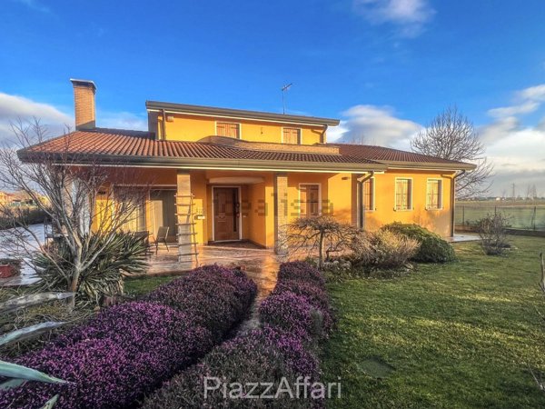 casa indipendente in vendita a Brugine in zona Campagnola