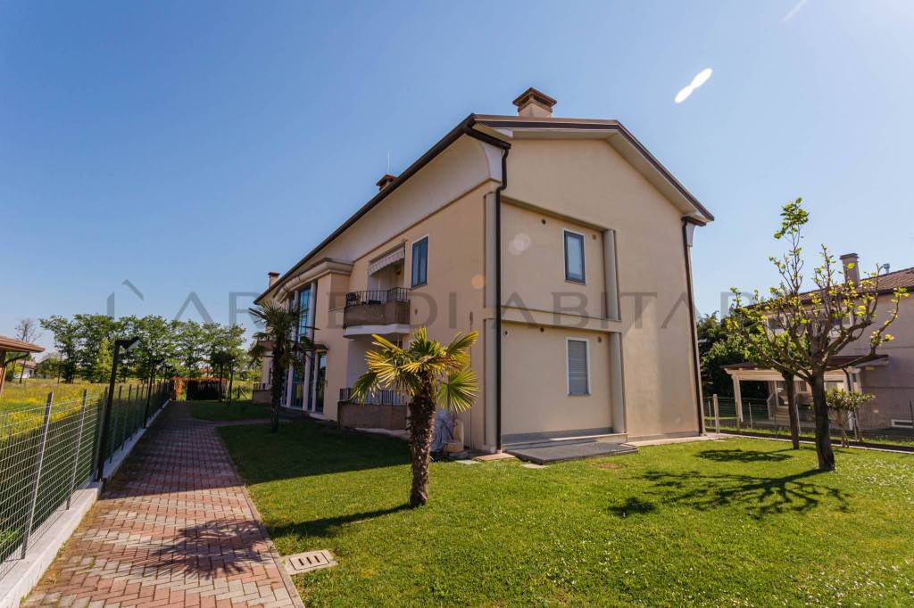 appartamento in vendita a Brugine in zona Campagnola