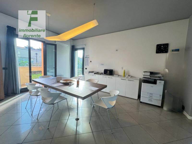 negozio in vendita a Cadoneghe in zona Mejaniga