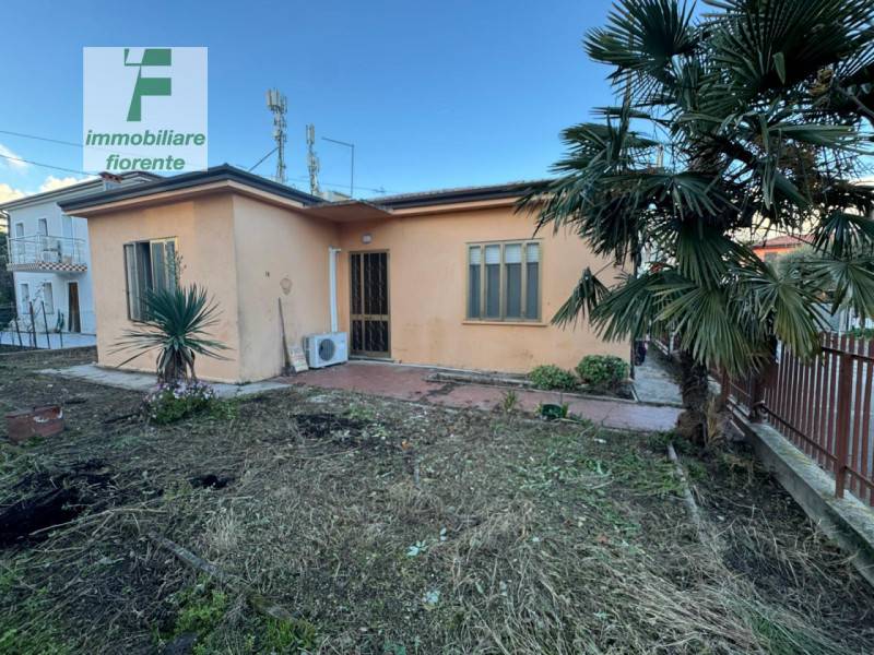 casa indipendente in vendita a Cadoneghe in zona Mejaniga