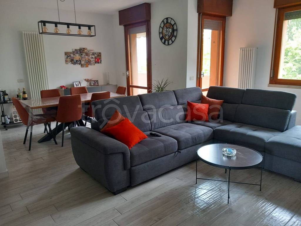 appartamento in vendita a Cadoneghe in zona Mejaniga