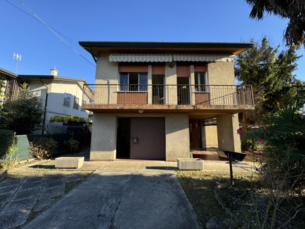 casa indipendente in vendita a Cadoneghe in zona Mejaniga