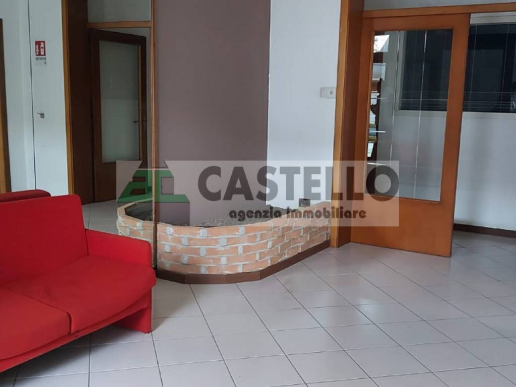 negozio in vendita a Cadoneghe in zona Mejaniga