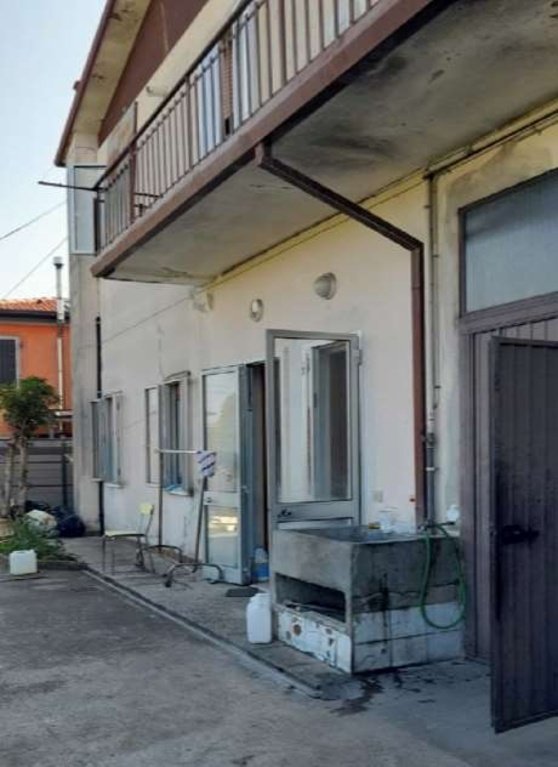 locale di sgombero in vendita a Cadoneghe