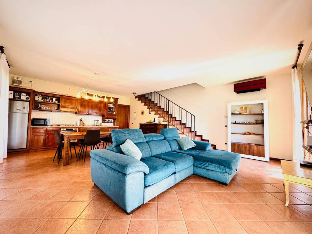 casa indipendente in vendita a Cadoneghe in zona Mejaniga