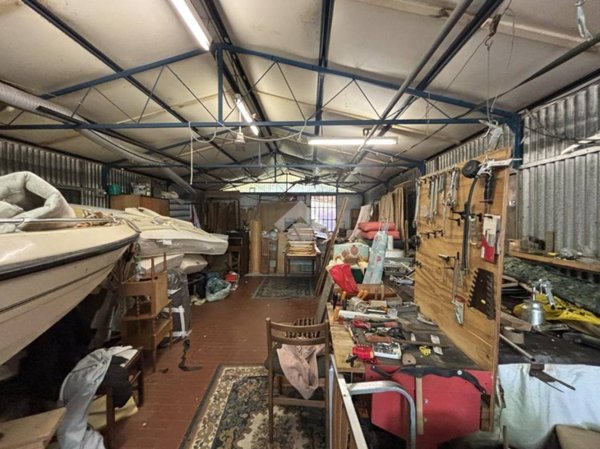 locale di sgombero in vendita a Cadoneghe in zona Mejaniga