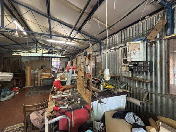 locale di sgombero in vendita a Cadoneghe in zona Mejaniga