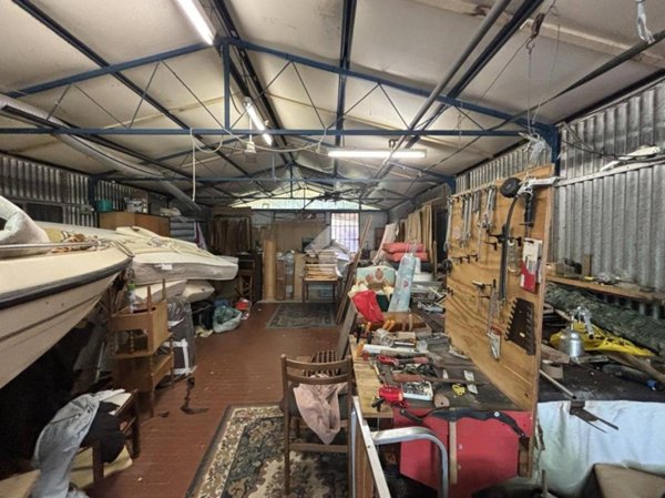 locale di sgombero in vendita a Cadoneghe in zona Mejaniga