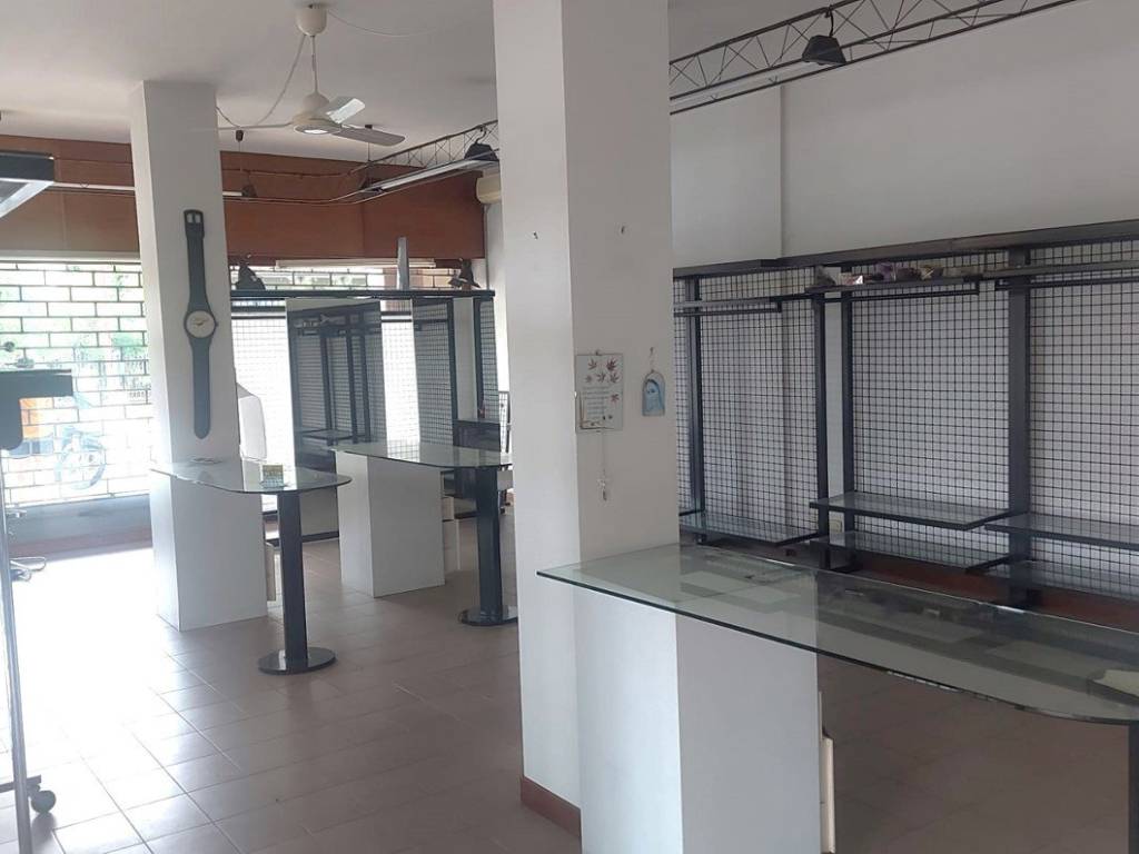 negozio in vendita a Cadoneghe in zona Mejaniga
