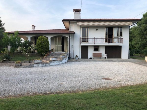 casa indipendente in vendita a Cadoneghe in zona Mejaniga