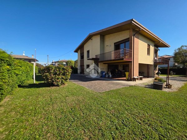 casa indipendente in vendita a Cadoneghe in zona Bragni