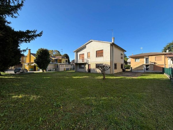 casa indipendente in vendita a Cadoneghe in zona Mejaniga