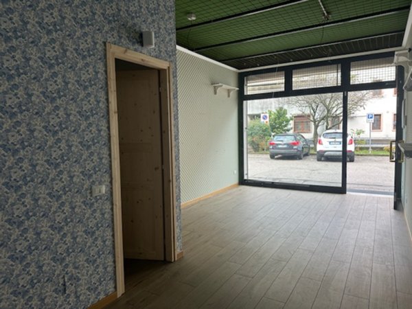 negozio in vendita a Cadoneghe in zona Mejaniga