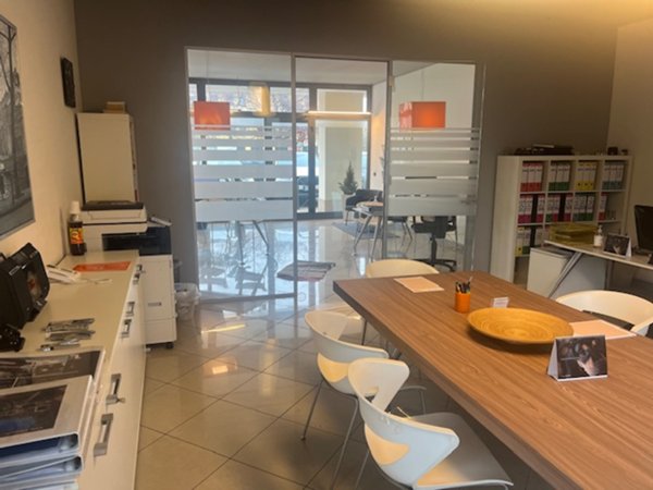 negozio in vendita a Cadoneghe in zona Mejaniga