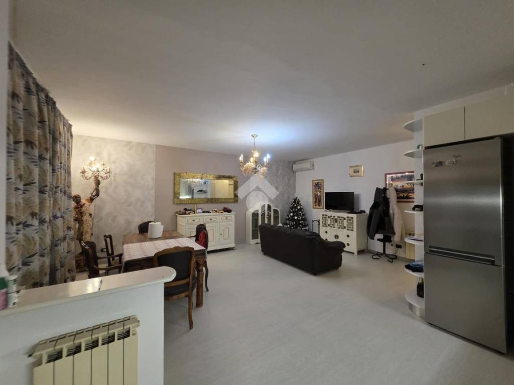 appartamento in vendita a Cadoneghe in zona Bragni