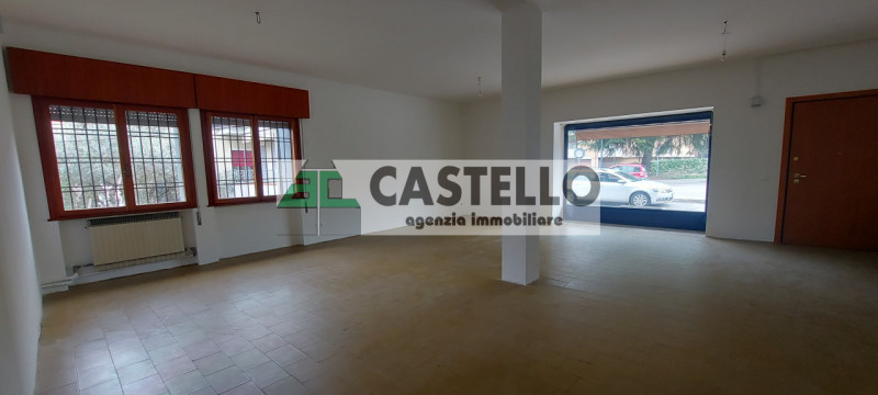 negozio in vendita a Cadoneghe in zona Mejaniga